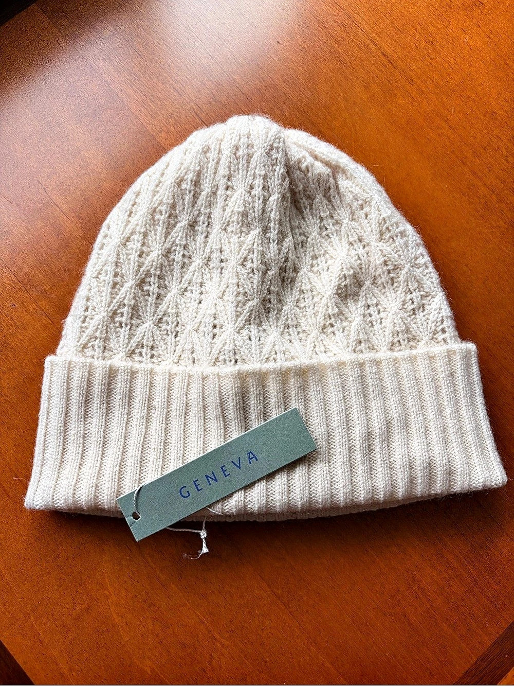 Geneva NWT 100% Pure Cashmere Cream Cable Knit Womens Beanie